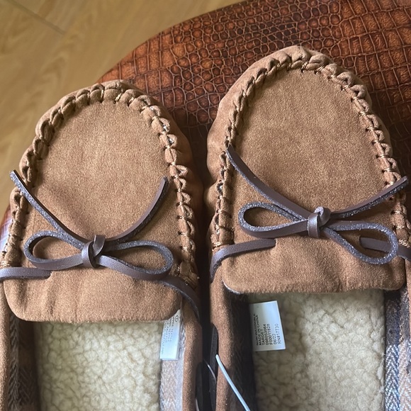 Children’s Cat & Jack lined brown house shoes size 1 new with tags. - Picture 5 of 6